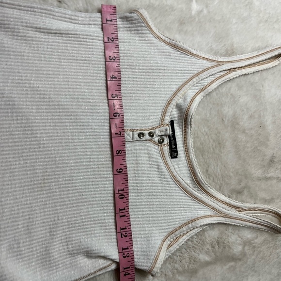 Abercrombie & Fitch ribbed tank top womens size medium - Picture 4 of 5